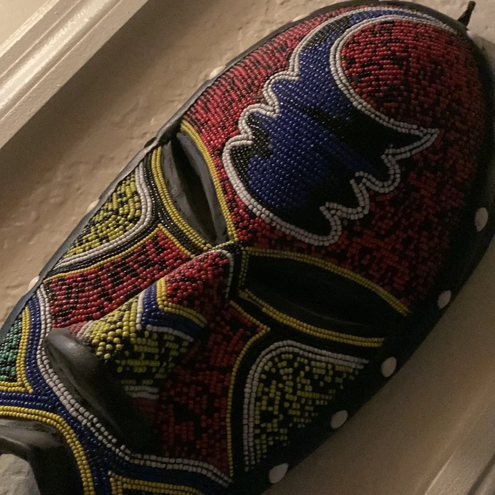 African Mask - Picture 3 of 5